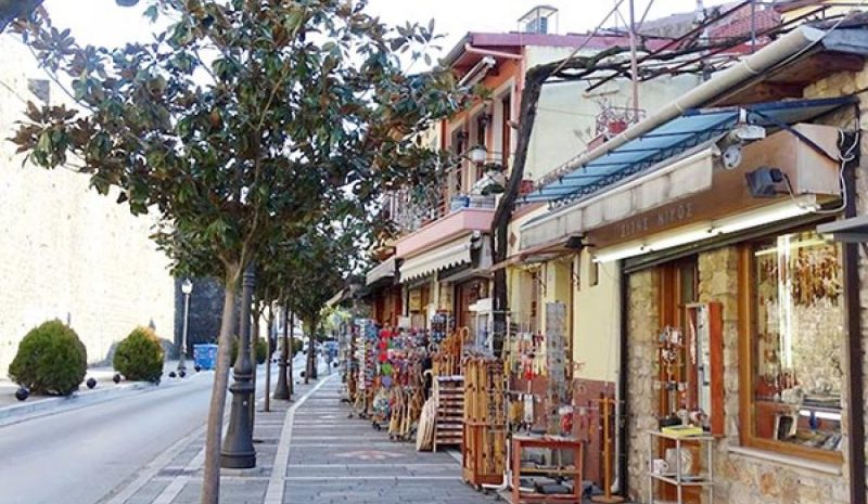 Προβολή έχει γίνει αλλά οι επισκέπτες... αργούν!  