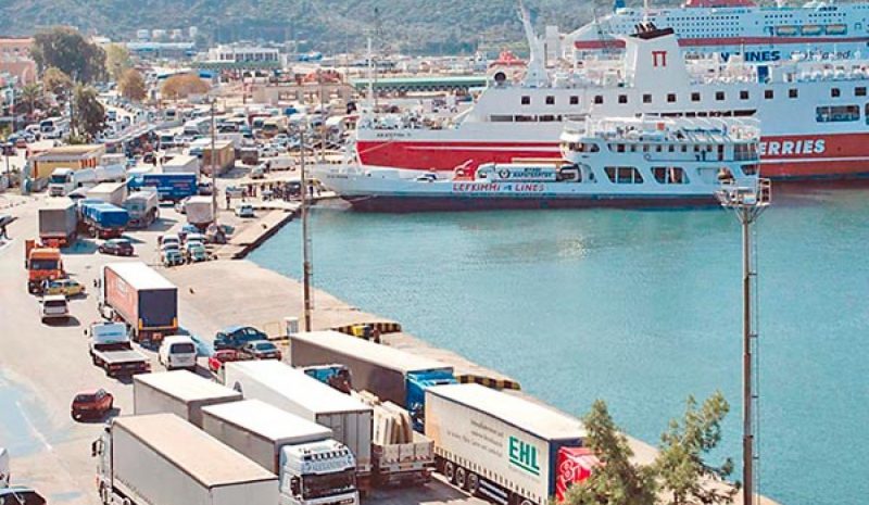 Στην τοπική κοινωνία χερσαίες εκτάσεις  που ανήκουν στο Λιμάνι Ηγουμενίτσας