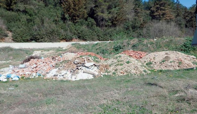 Να τιμωρούνται με αυστηρές ποινές όσοι ρυπαίνουν το περιβάλλον!