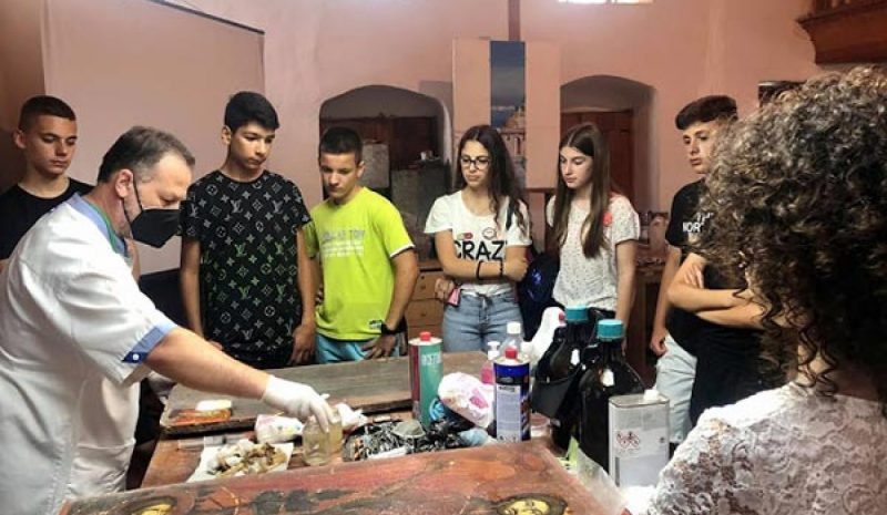 Συντηρούνται εικόνες και αγιογραφίες στην Ορθόδοξη Εκκλησία της Αλβανίας