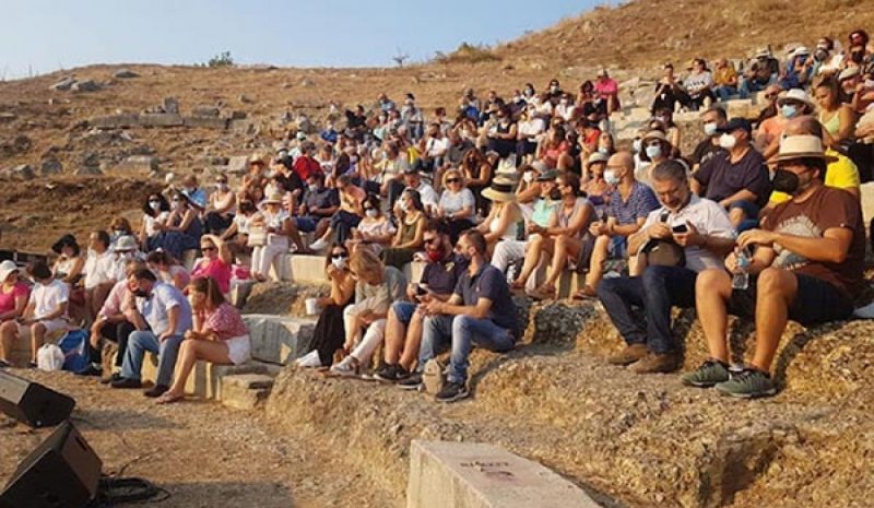 Οι «Βάκχες» ανέδειξαν τα  αρχαία θέατρα της Ηπείρου