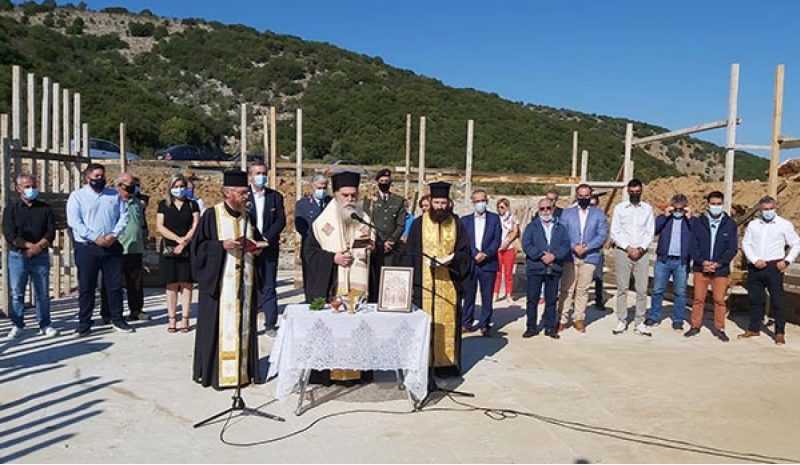 ΑΡΤΑ: Συγκίνηση στην τελετή θεμελίωσης του νέου  Ι.Ν. του Δημοτ. Κοιμητηρίου στους Αγ. Αναργύρους