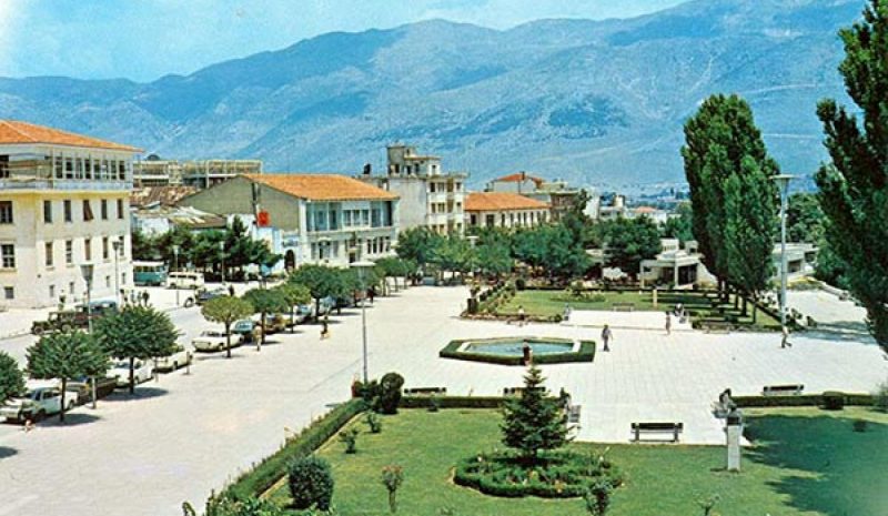 Πώς κατάντησε έτσι η Κεντρική πλατεία;