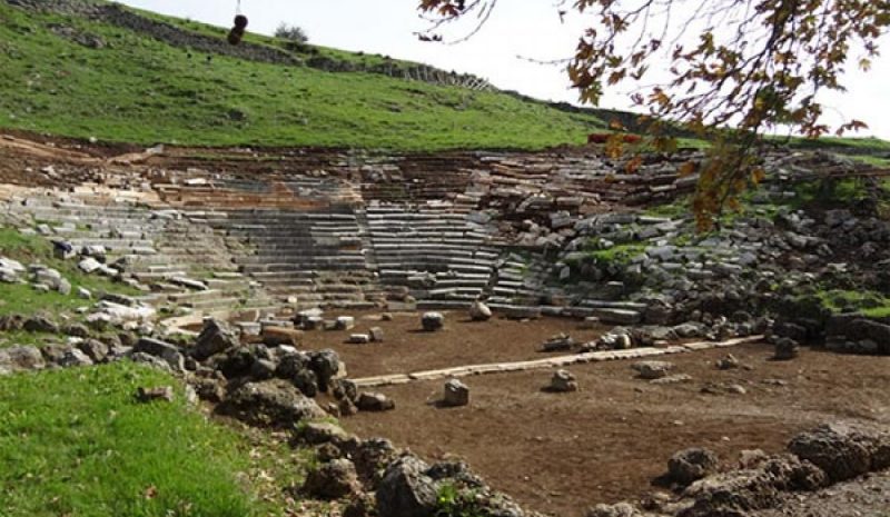 Εκπαιδευτική περιήγηση στο αρχαίο θέατρο Γιτάνων