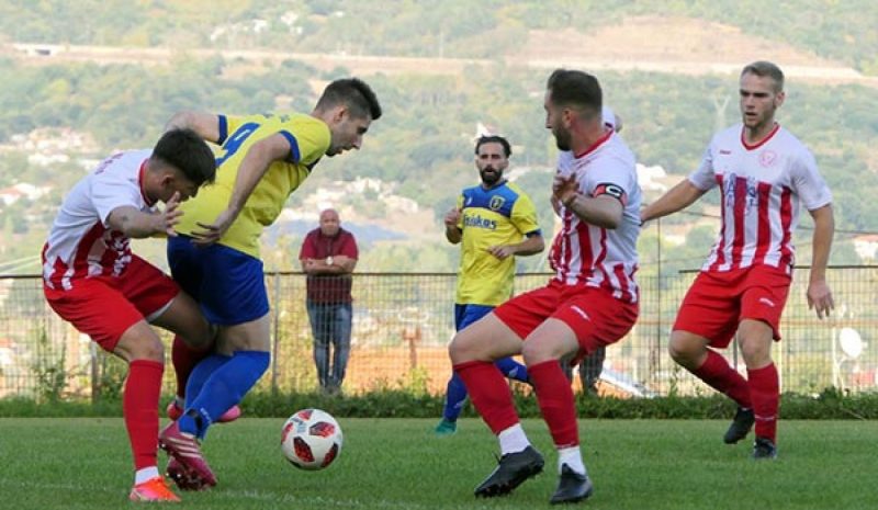 "Βάφτηκε" κόκκινο το ντέρμπι στην Καστρίτσα 