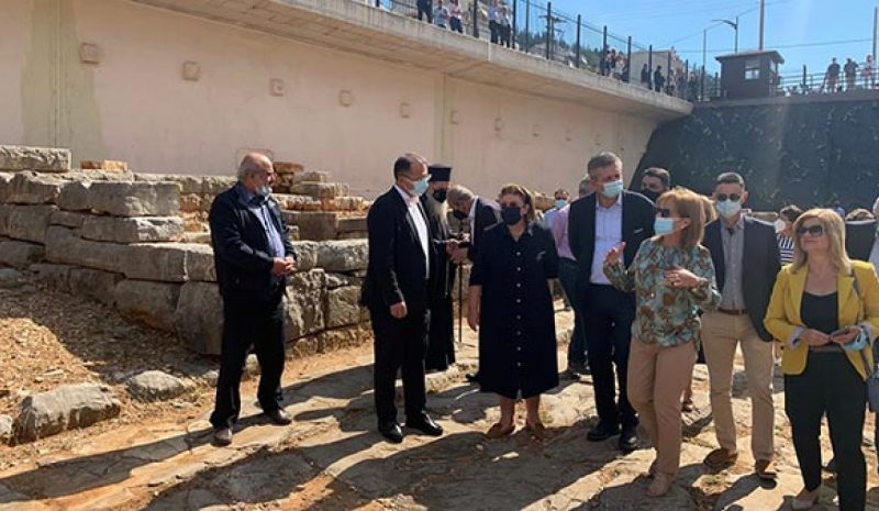 ΑΡΤΑ: Εγκαινιάστηκε η Δυτική  Νεκρόπολη της Αμβρακίας