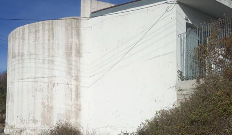 «Φάντασμα» η δεξαμενή ύδρευσης στα Μάρμαρα που έγινε πριν 10 χρόνια!