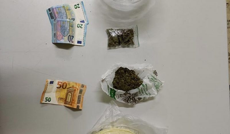 Επ’ αυτοφώρω συλλήψεις  για αγοραπωλησία χασίς 