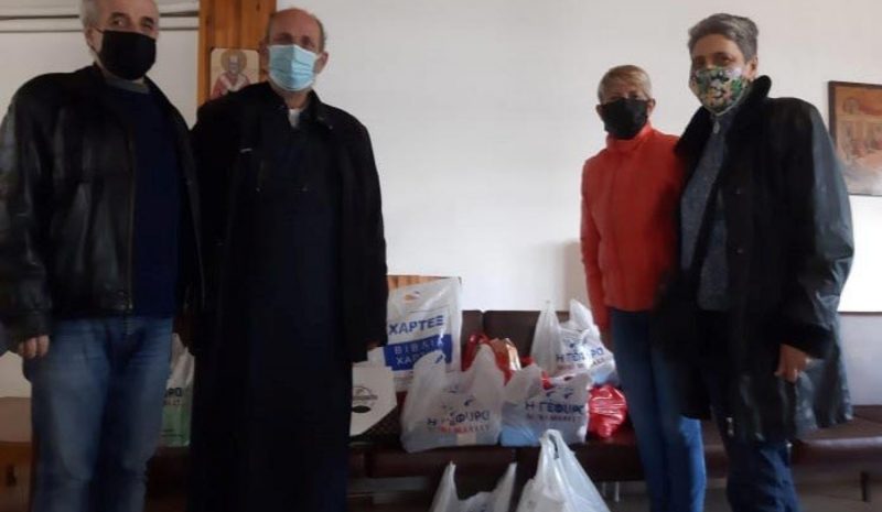 Τρόφιμα και χρηστικά είδη για τους  άπορους στον Άγιο Νικόλαο Κοπάνων