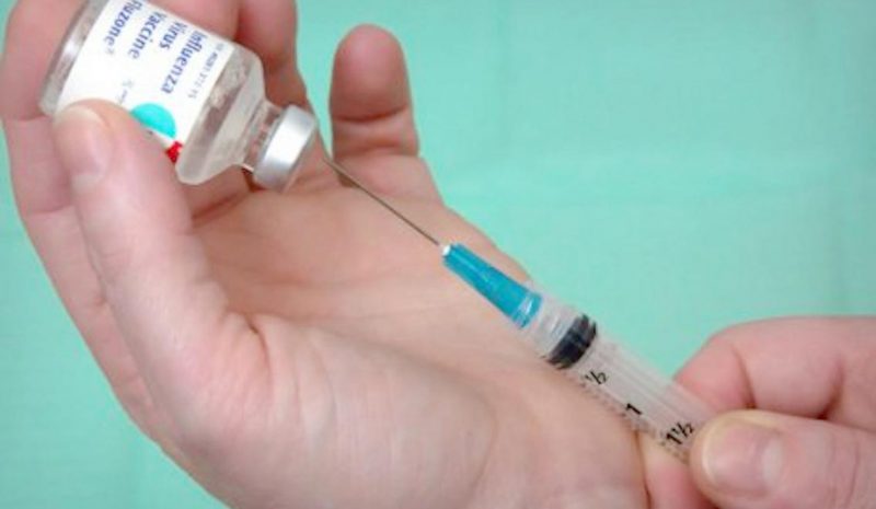 Η διαδικασία δήλωσης εμβολιασμού στο εξωτερικό  για τους άνω των 60 που κατοικούν στην Ελλάδα