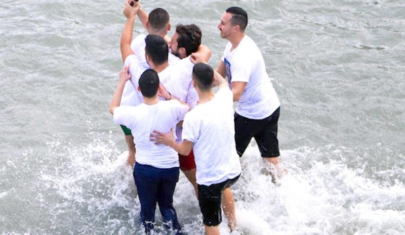 Καταδύσεις του Τιμίου Σταυρού για τα Θεοφάνεια στην Αλβανία