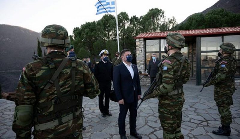 Ο Ν. Χαρδαλιάς στο ακριτικό φυλάκιο Μολυβδοσκεπάστου