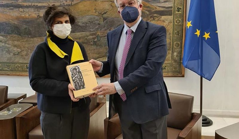 Στον Κώστα Τασούλα η βιογραφία  του Αντ/ρχη Σπύρου Μουστακλή
