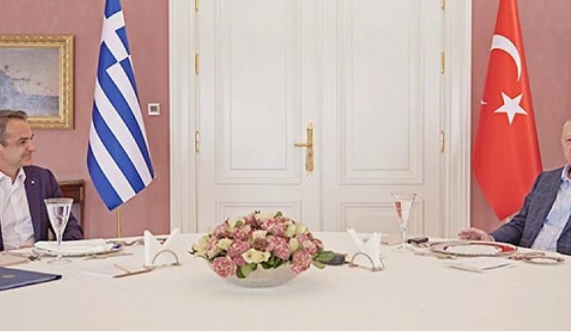 Να πέσουν οι τόνοι ανάμεσα στην Ελλάδα και την Τουρκία