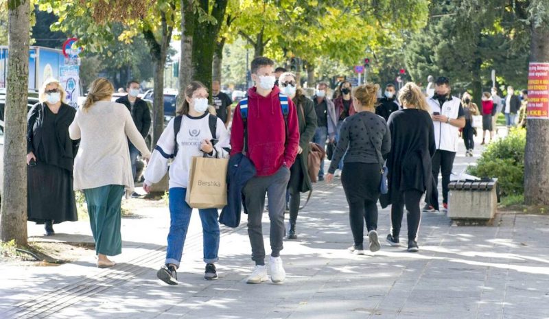 Κορυφώνεται η έξαρση,  αργεί η αποκλιμάκωση