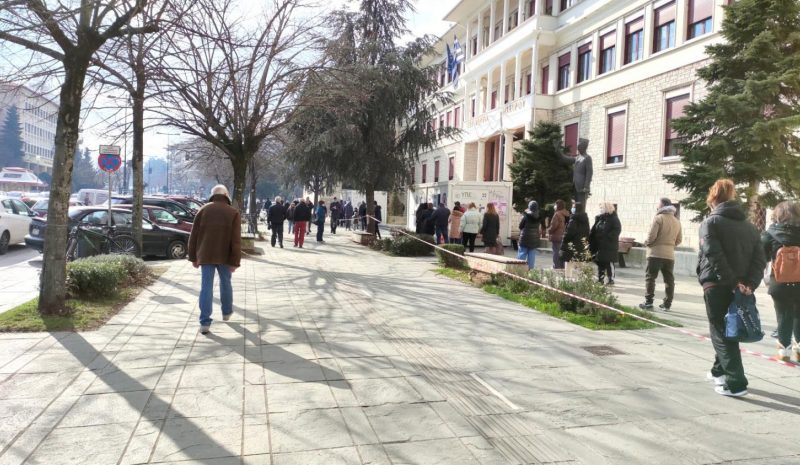 «ΟΧΙ» άλλη χαλάρωση μέτρων  λέει η Επιτροπή Λοιμωξιολόγων