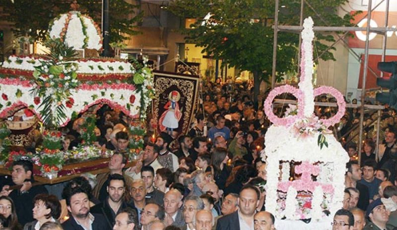 Η συνάντηση των Επιταφίων  απόψε (10 μ.μ.) στην Κεντρική Πλατεία