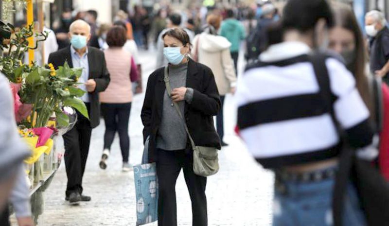 Σημάδια αποκλιμάκωσης εμφανίζει τώρα η πανδημία του κορωνοϊού