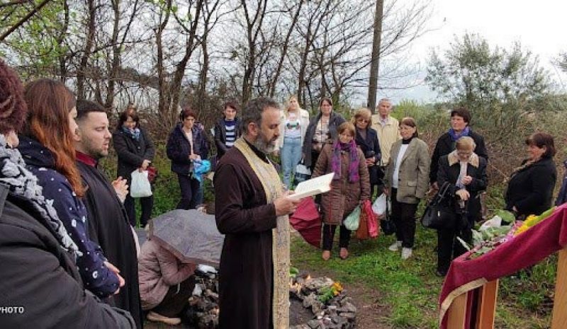 Πιστοί προσευχήθηκαν σε σημείο όπου κάποτε υπήρχε μοναστήρι