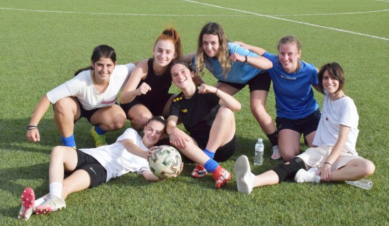 Κλείσιμο της σεζόν με φιλικό για τα κορίτσια των ΑΠΕΙΡΩΤΑΝ 