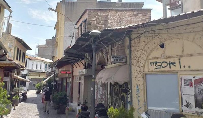 Ζητούν να αφαιρεθεί άμεσα κεραία κινητής τηλεφωνίας!