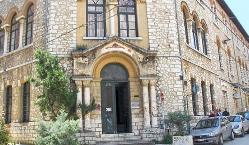 Η Δημοτική Αρχή να εκπονήσει ένα  ολοκληρωμένο πρόγραμμα σχολ. στέγης 
