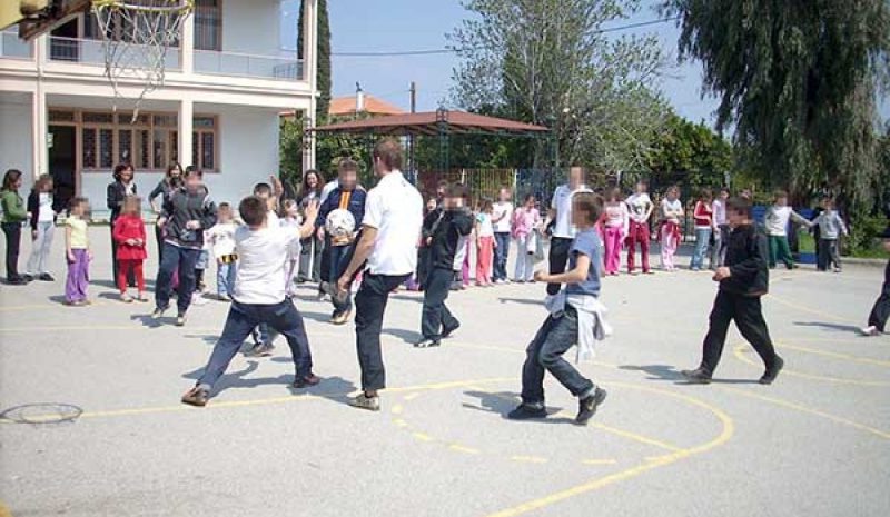 Πιο πιθανό ν’ ανοίξουν  τα σχολεία χωρίς μέτρα