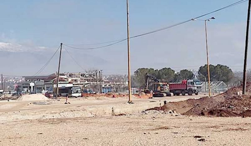 Ζητούν να μπει «φρένο» στις εργασίες της οδού Νιάρχου