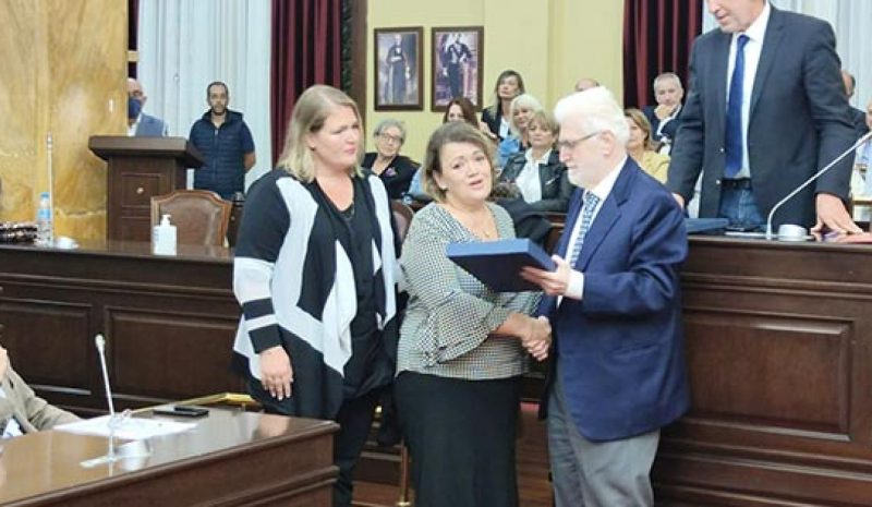 Το Δημ. Συμβούλιο Ιωαννίνων τίμησε  την μνήμη του Φίλιππα Τσουμάνη