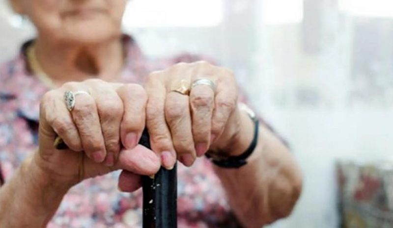Παρίστανε το συγγενή για να «ξαφρίζει» ηλικιωμένους 
