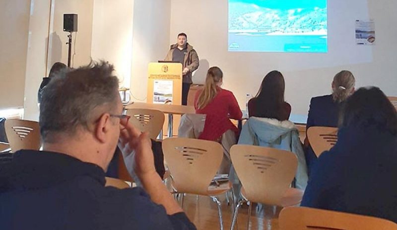 Στο… μικροσκόπιο έχει μπει η παρουσία του ηλιόψαρου στη λίμνη Πηγών Αώου