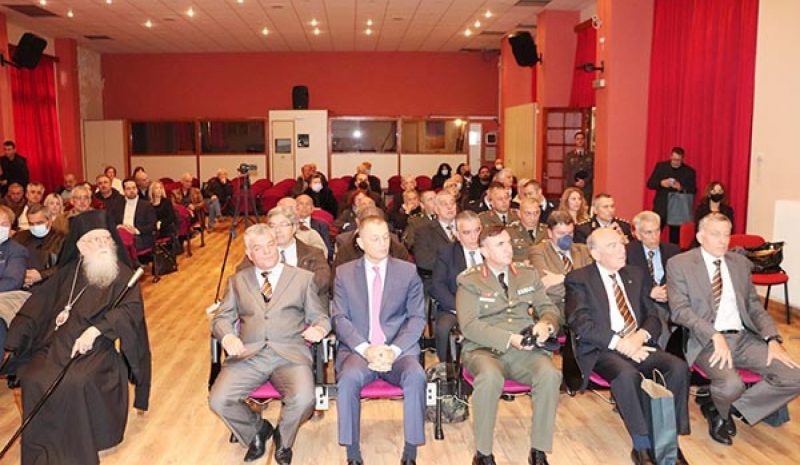  Παραδόθηκε το ομοίωμα του έφιππου οπλίτη του ’40 στον Δήμο Κόνιτσας