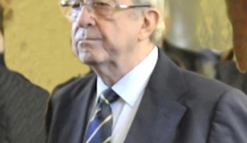 Χοροστατούντος του Αρχιεπισκόπου η κηδεία του τ. Βασιλιά Κωνσταντίνου