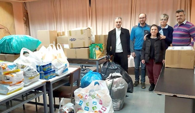 Συνεχίζεται η συλλογή ανθρωπιστικής βοήθειας για τους σεισμοπαθείς