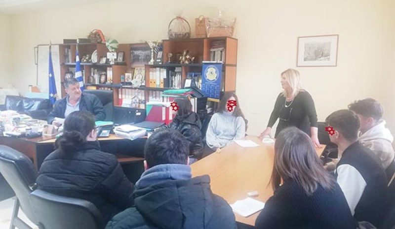 Μαθητές του Λυκείου Δολιανών πήραν   συνέντευξη από τον Κων/νο Καψάλη