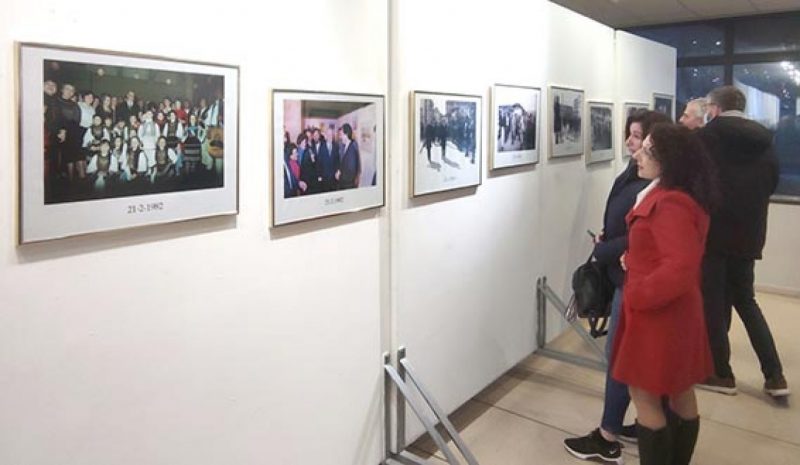 Η φωτογραφία για τον Γιάννη Μπράτη  διαχρονικός έρωτας μισού αιώνα!