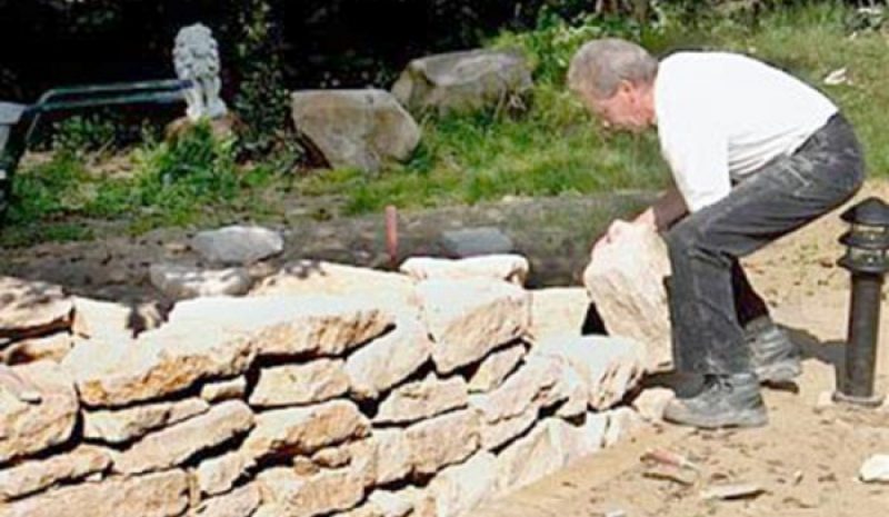 Εργαστήριο Παραδοσιακής Οικοδομικής της Πέτρας τον Μάρτιο στην Κόνιτσα