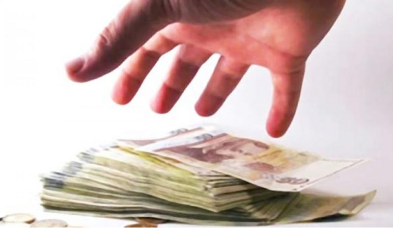 Η οικιακή βοηθός είχε πολύ… μακριά χέρια!