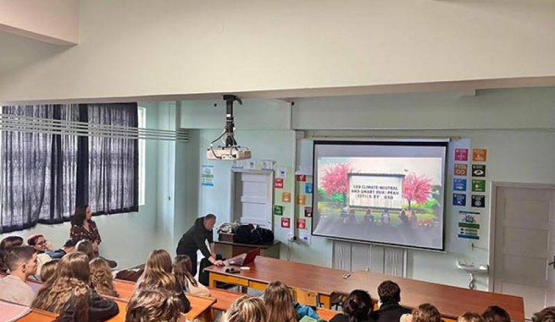 Μαθητές του Λυκείου Ζωσιμαίας ενημερώθηκαν  για περιβαλλοντικές δράσεις του Δήμου Ιωαννιτών 