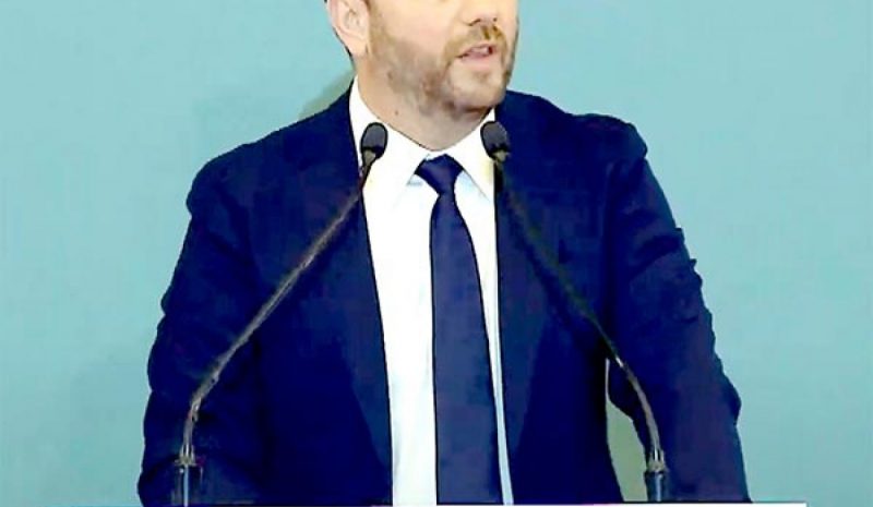 «Διμέτωπη» επίθεση  Νίκου Ανδρουλάκη