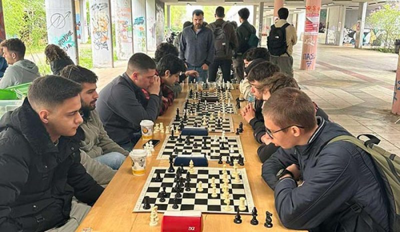 Έντονο το ενδιαφέρον φοιτητών για το σκάκι…