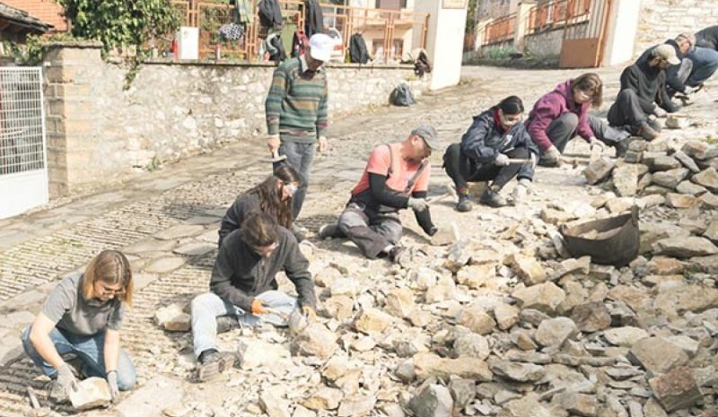 Η παλιά καλή τέχνη της πέτρας «αναβίωσε» ξανά στην Κόνιτσα!