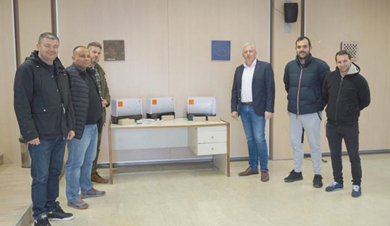 Φορητοί απινιδωτές στα  γήπεδα του Δήμου Ζίτσας 