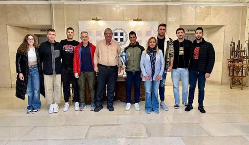 Με το χρυσό κύπελλο ο Ν.Ο.Ι. στον Περιφερειάρχη Ηπείρου