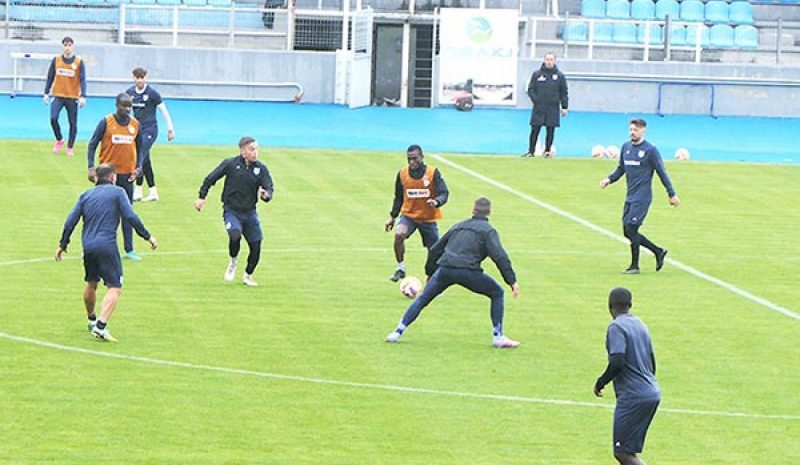 Υποψηφιότητα για βασικός  με Αστέρα βάζει ο Π. Κόντε
