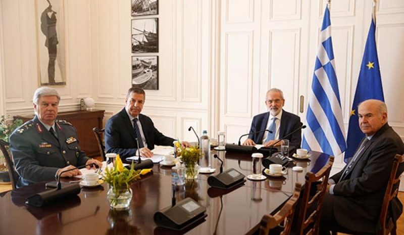 Σύσκεψη στο Μέγαρο Μαξίμου χθες για την αστυνόμευση 