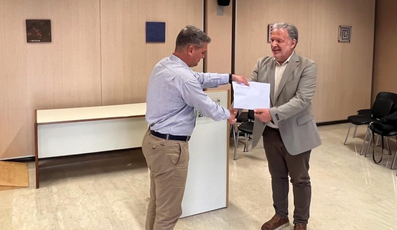 Επιστροφή στα θρανία με δωρεά σχολικών ειδών σε μαθητές της Ζίτσας