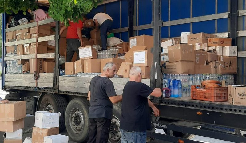 Τέσσερα φορτία με είδη πρώτης ανάγκης έφυγαν για Θεσσαλία