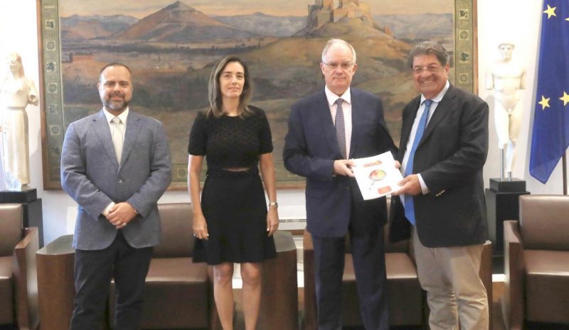 Εκτοξεύτηκαν οι αναφορές για ενέργεια και ηλεκτρονικό εμπόριο 