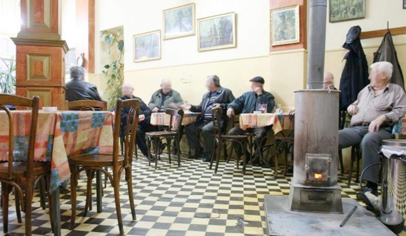 Να δοθούν κίνητρα για να μείνουν  ανοιχτά τα καφενεία στα χωριά! 